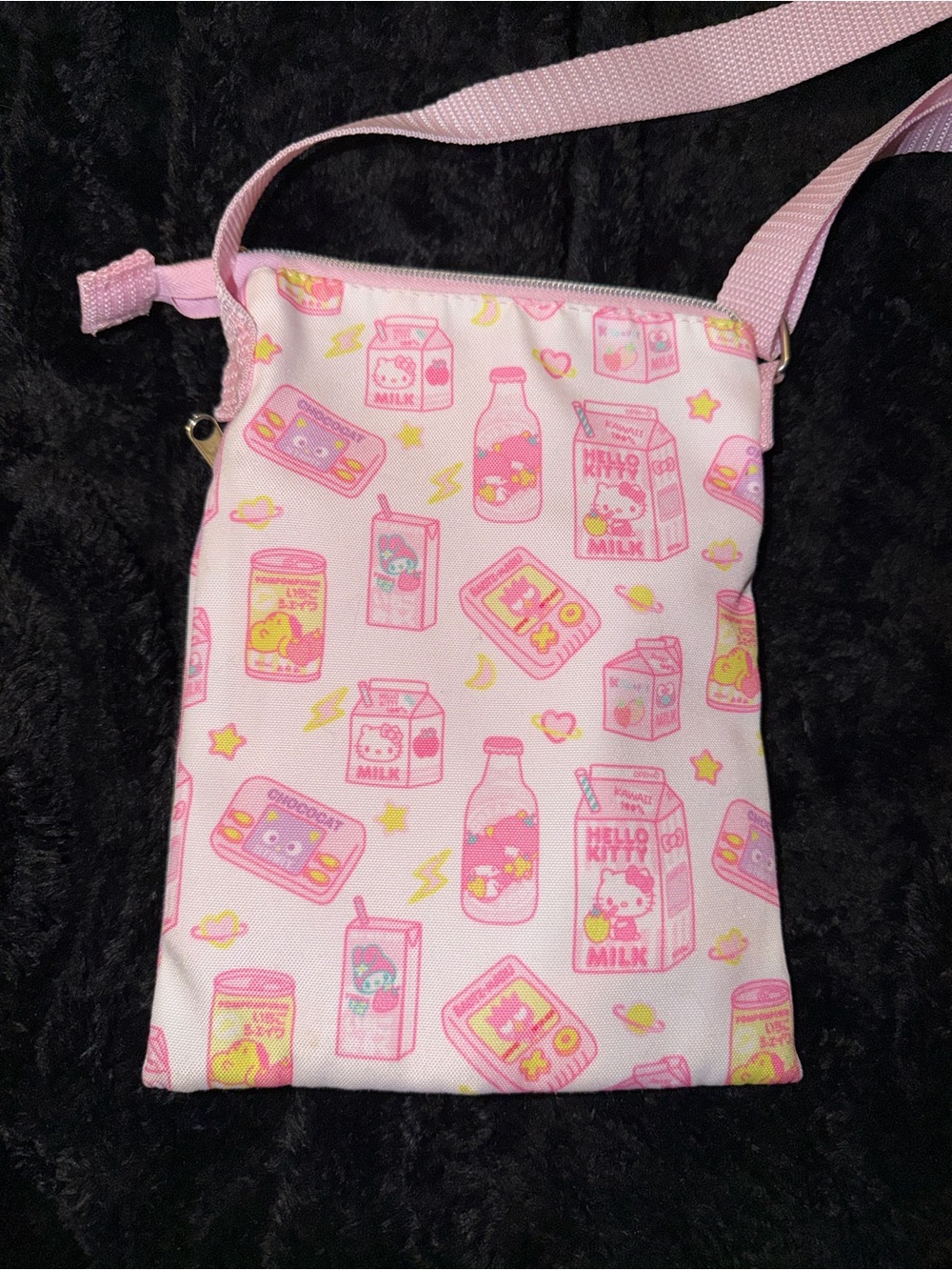 Loungefly Hello Kitty And Friends Beverages Passport Crossbody Bag- NEVER USED - Picture 2 of 2